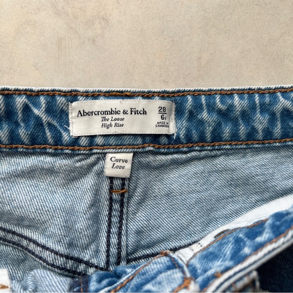 Abercrombie and Fitch High Rise Loose Jean - Picture 2 of 7